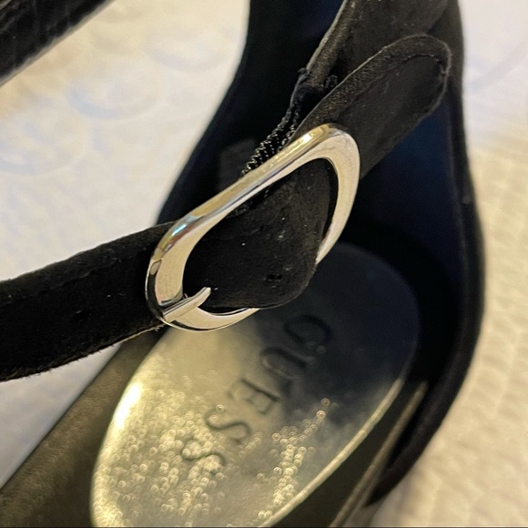 GUESS Nikki Double-Strap Flat Sandals NWOT Sz 8.5 - Picture 12 of 16